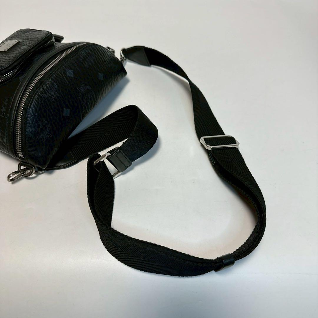 p17【極美品】MCM ヴィセトス柄　ブラック　レザー　ウエストバッグショルダー