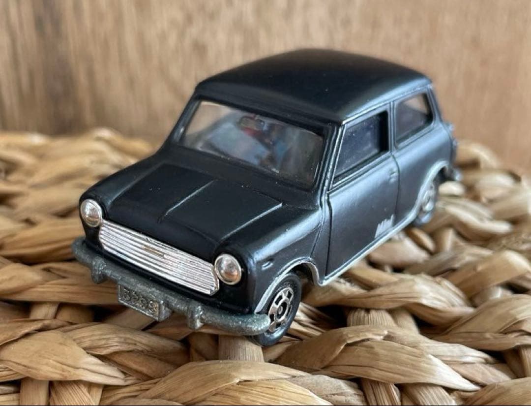 〈トミカ〉F8 ミニクーパー 丸栄特注 艶消黒 (日本製)