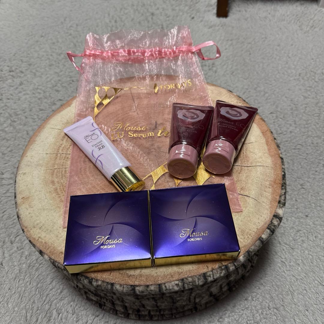 フォーデイズ ファンデーション2個　BBクリーム1個 ハンドクリーム2個