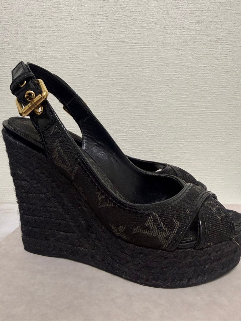 Louis Vuitton ブラック ウェッジサンダル