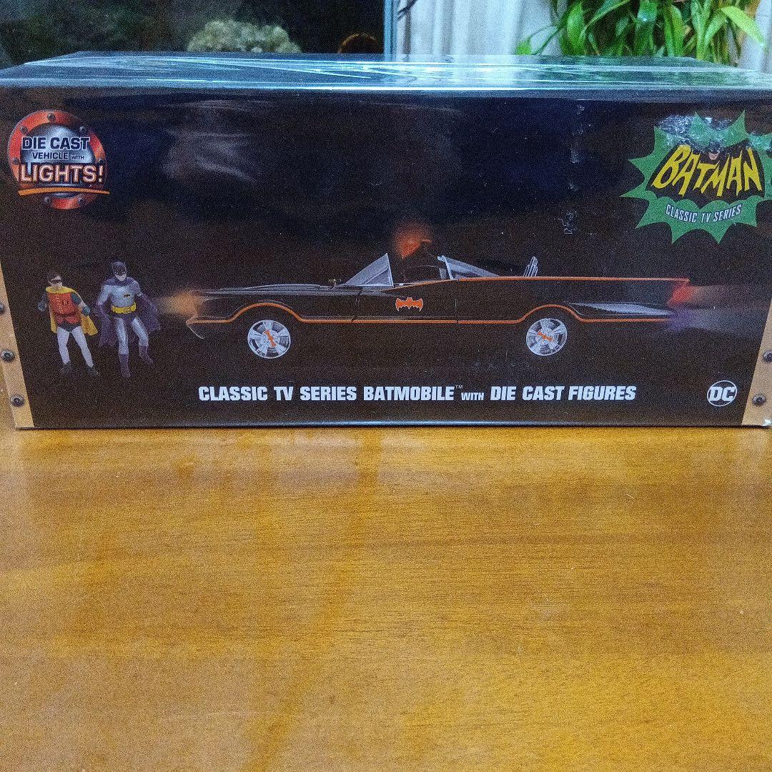 Jada社　クラシックTVシリーズ バットモービル　ダイキャストフィギュア