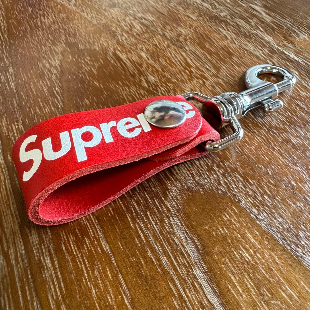 未使用 Supreme(シュプリーム)レザーキーホルダー レッド