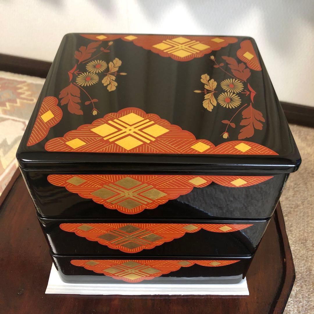 秀衡塗　重箱　三段重　菊紋　漆器　天然木　7寸×6.5寸　専用箱　未使用品　美品
