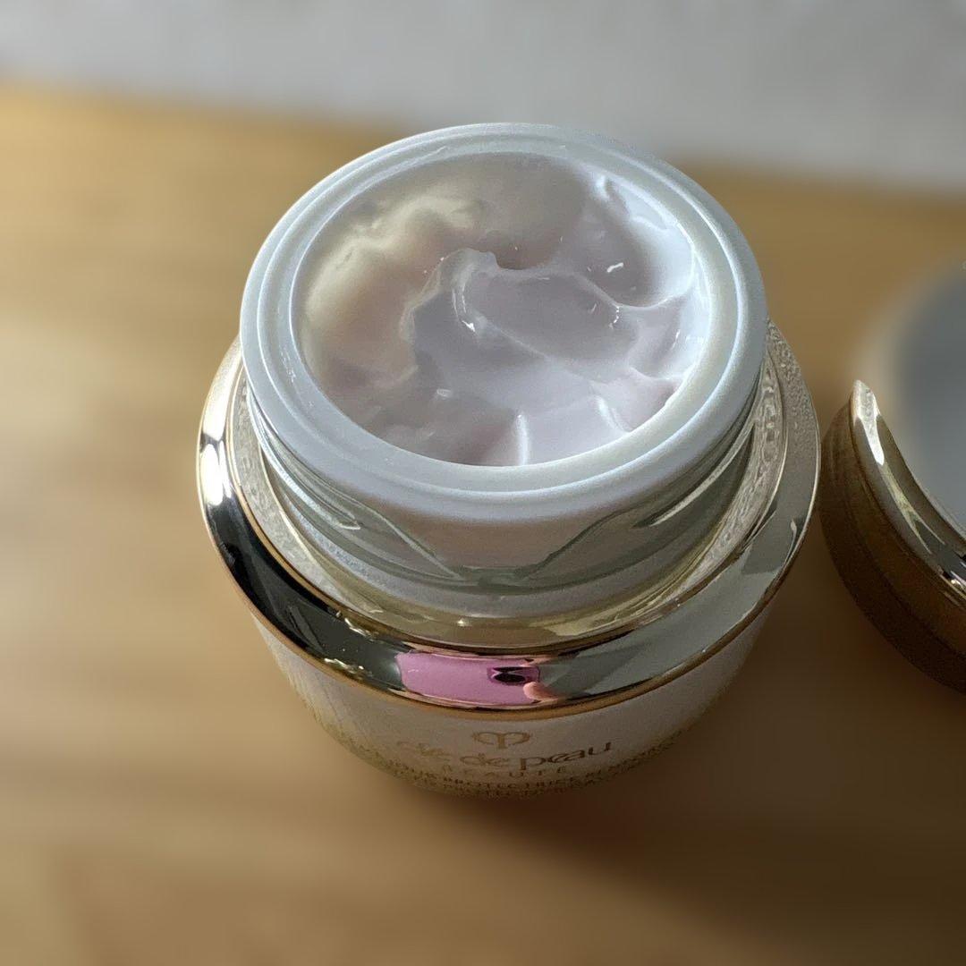 clé de peau BEAUTÉ クレームプロテクトゥリスＲ（ジュール）