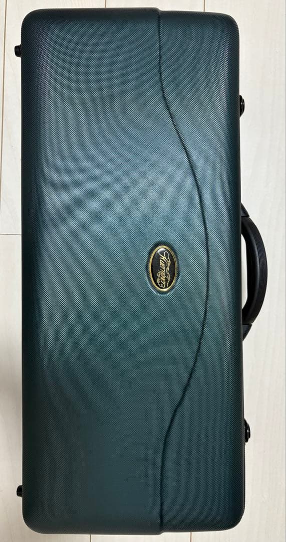 サックス本体 ゴールド ハードケース付き