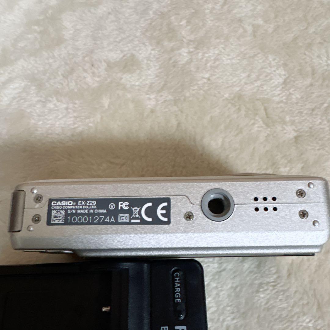 CASIO カシオ　EXILIM EX-Z29 シルバー