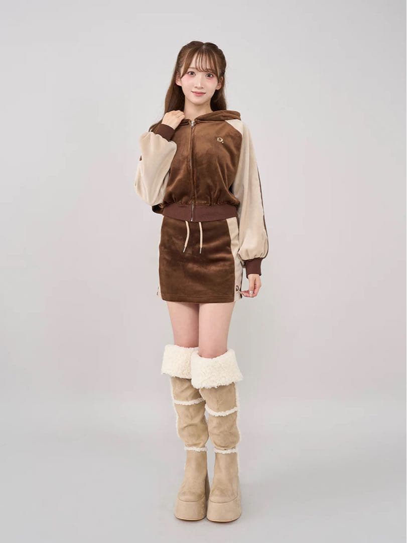 ダーリッチ フェイクムートンニーハイブーツ L アイボリー