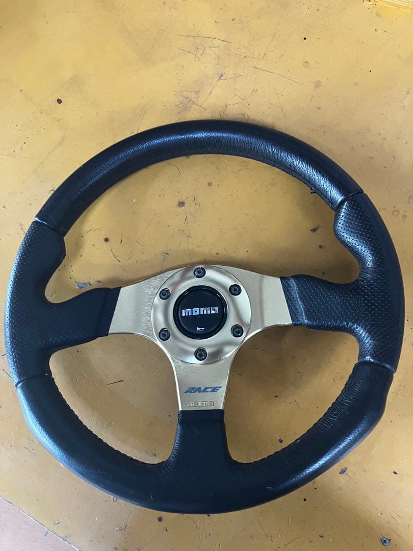 MOMO RACE ゴールド　32パイ　限定