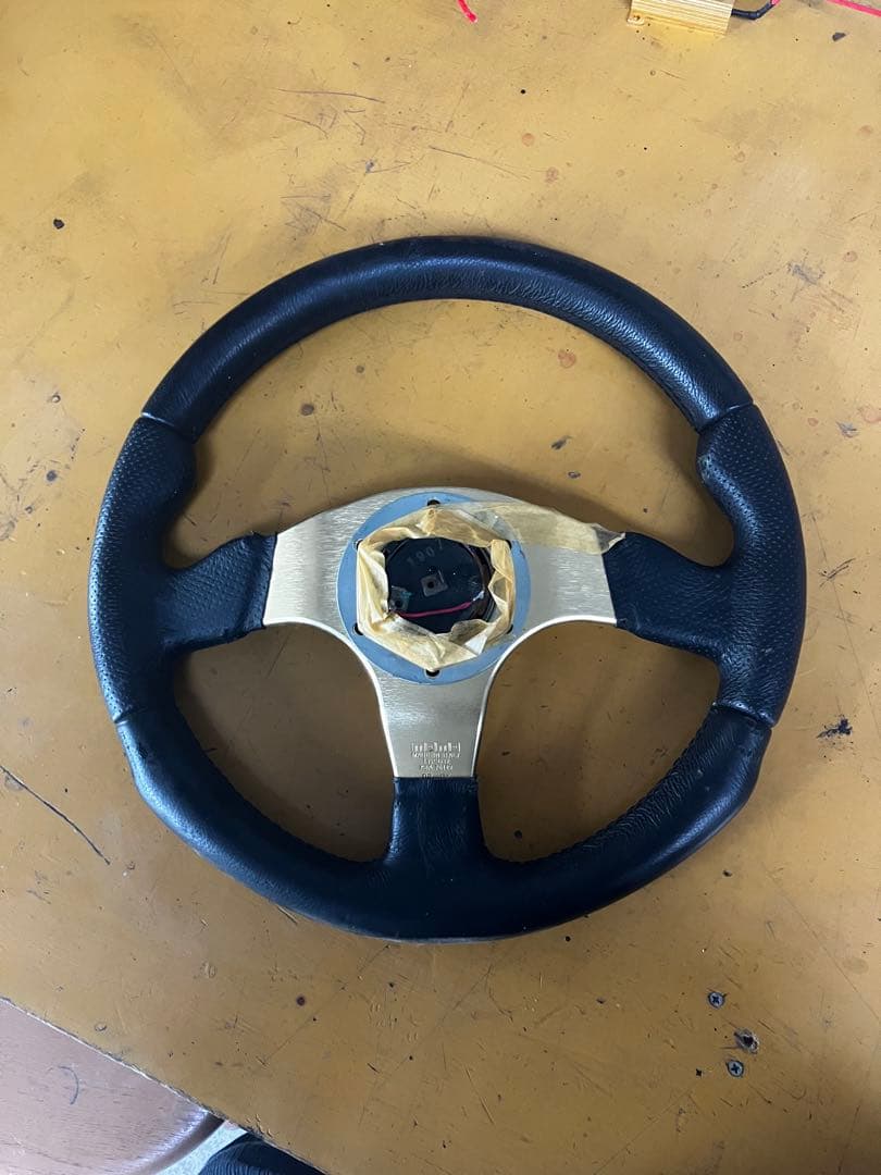 MOMO RACE ゴールド　32パイ　限定