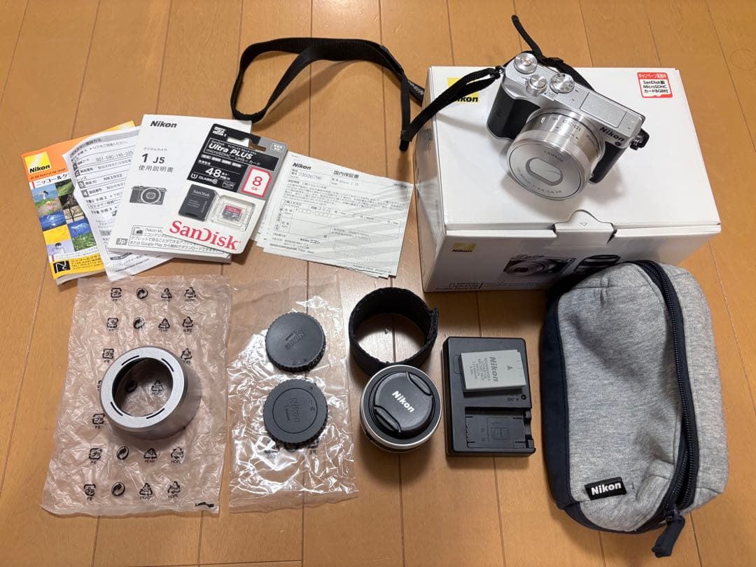 Nikon ミラーレス一眼 Nikon1 J5 ダブルレンズキット シルバー