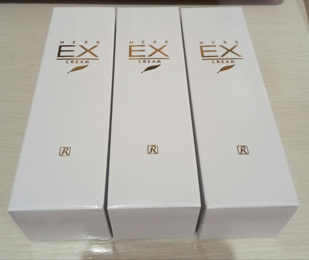 ロイヤル化粧品　ロイヤルハーブEXクリーム　５０g　３本