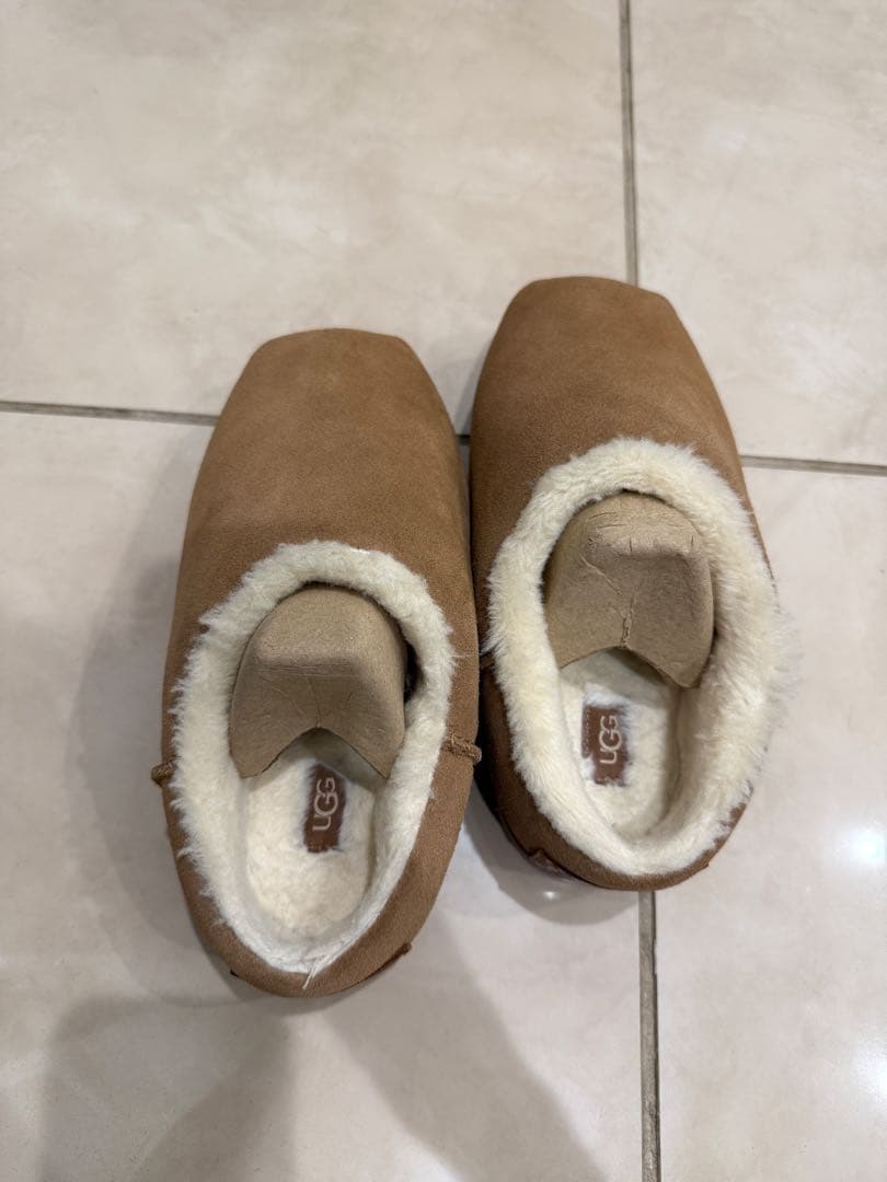 UGG スリッポン　ショートブーツ　24cm 美品！