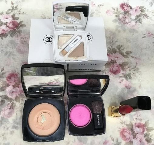 CHANEL化粧品フェイスパウダー・チーク・コンシーラー・口紅・コットンの6点