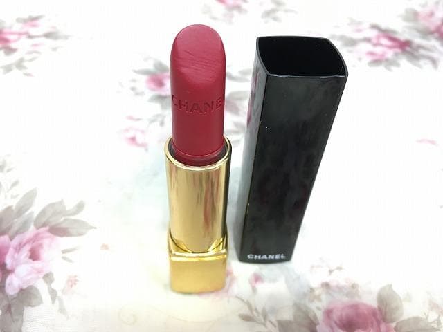 CHANEL化粧品フェイスパウダー・チーク・コンシーラー・口紅・コットンの6点