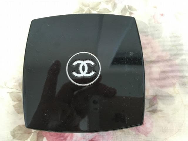 CHANEL化粧品フェイスパウダー・チーク・コンシーラー・口紅・コットンの6点