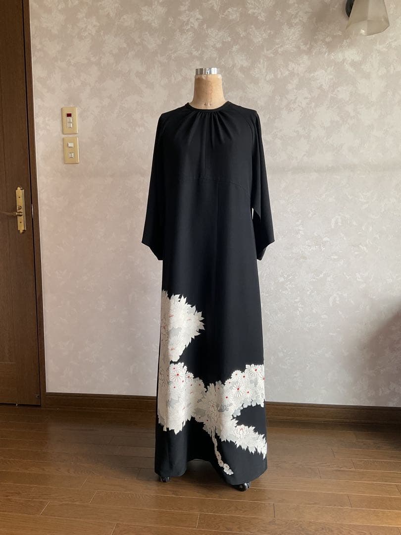 着物リメイクワンピース　　黒留袖からロングワンピース