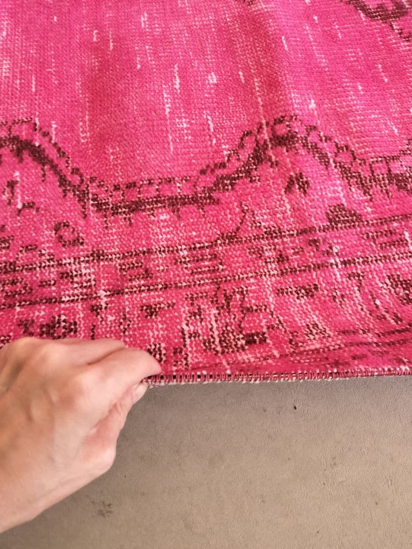 人気/マゼンタピンクのオーバーダイラグ　ヴィンテージトルコラグ　No.697