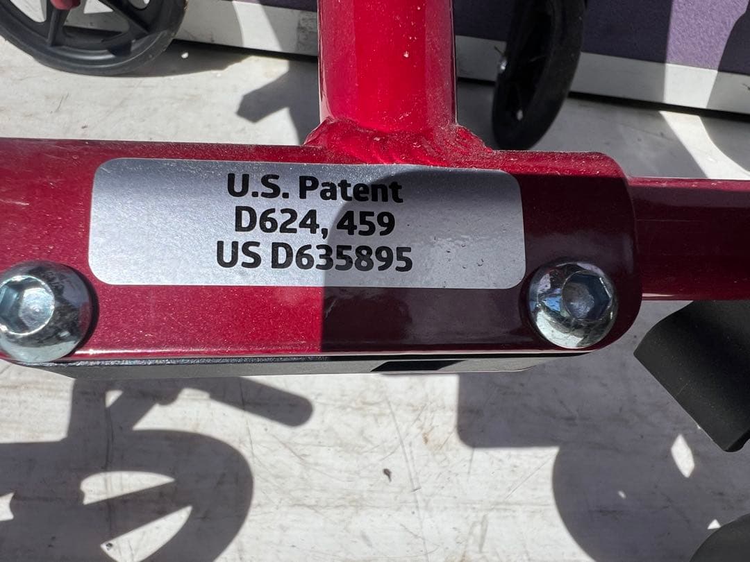 Medline 超軽量輸送車いす 大人用 折りたたみ式 座面幅19インチ レッド