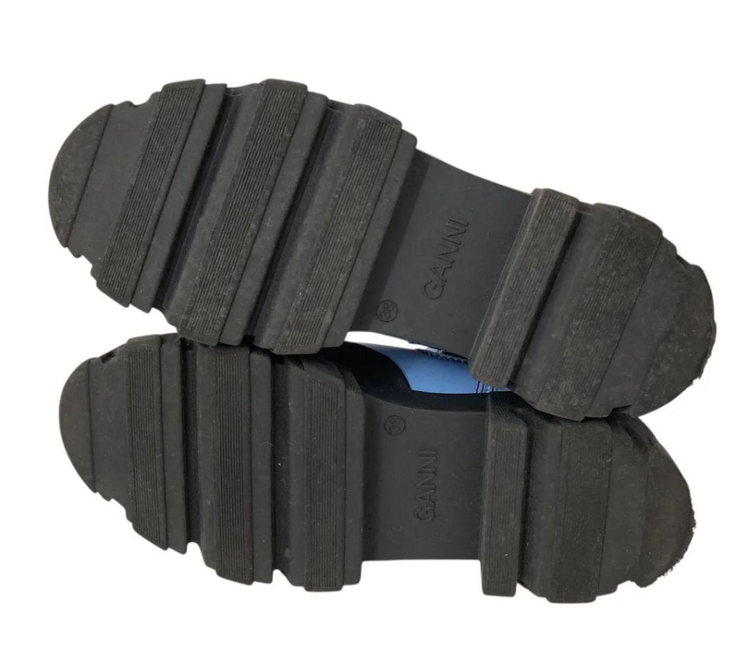 Ganni(ガニー)チェルシーブーツ