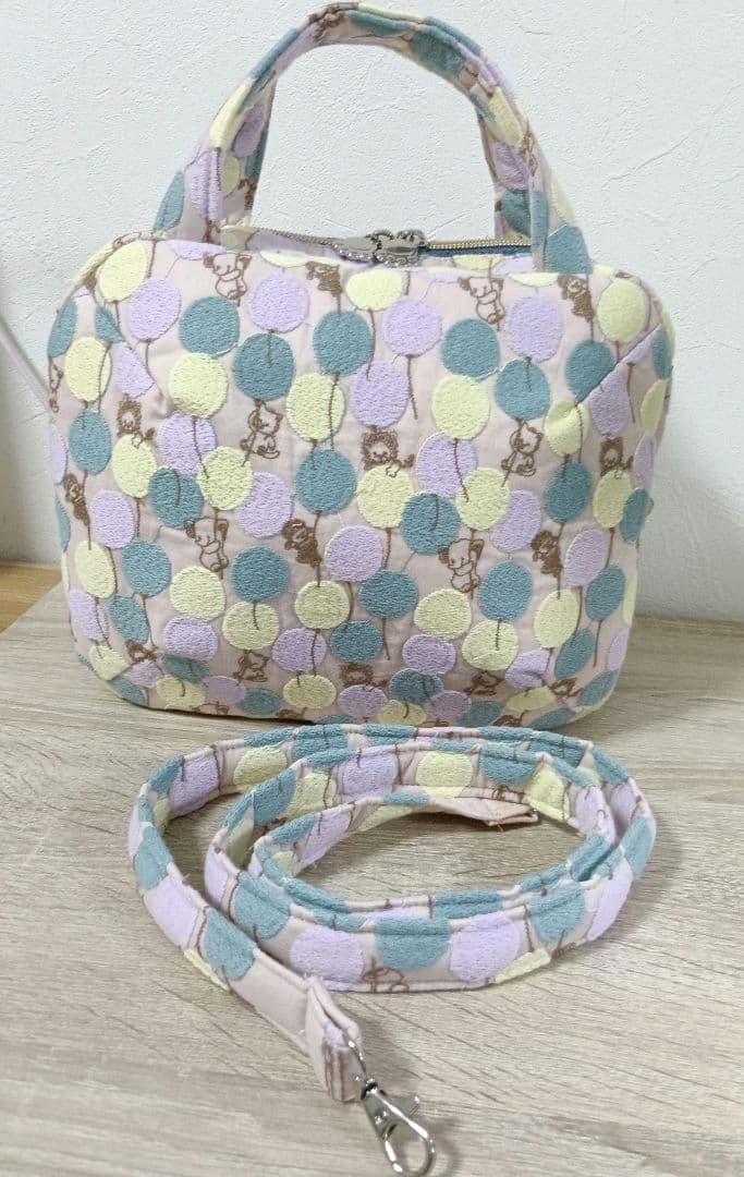 ふっくら食パンみたいなボストンバッグyukiemonバルーンランド刺繍生地