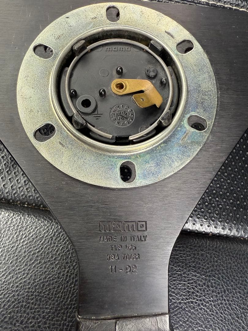 MOMOCORSE 777 ステアリングホイール