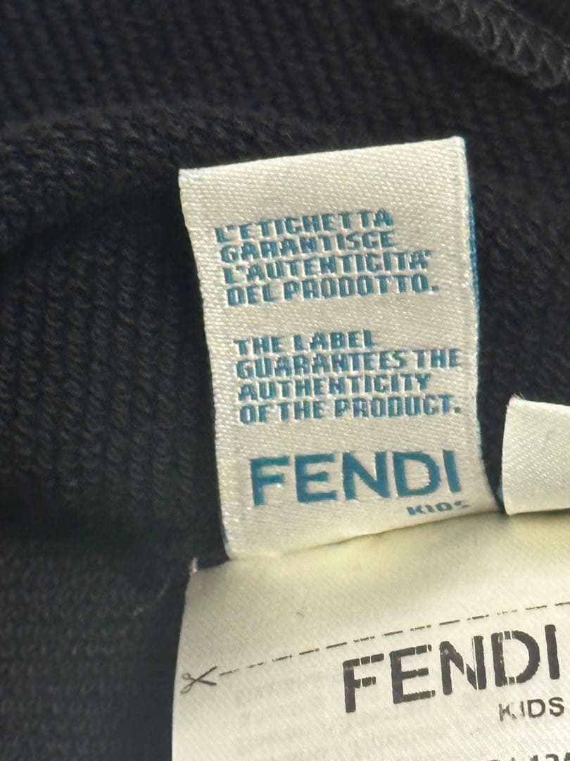 美品！FENDIキッズ Tシャツ サイズ12A