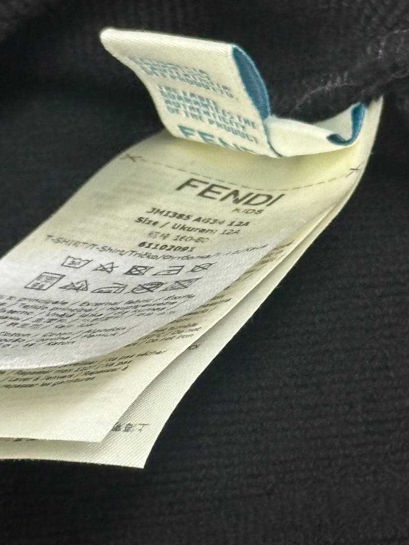 美品！FENDIキッズ Tシャツ サイズ12A