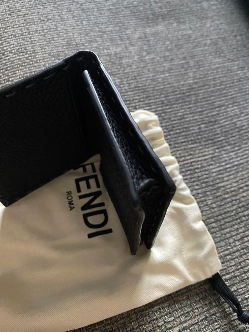 FENDIカードケース☆名刺入れ　完全新品未使用品 レア国内正規品　男女問わず☆