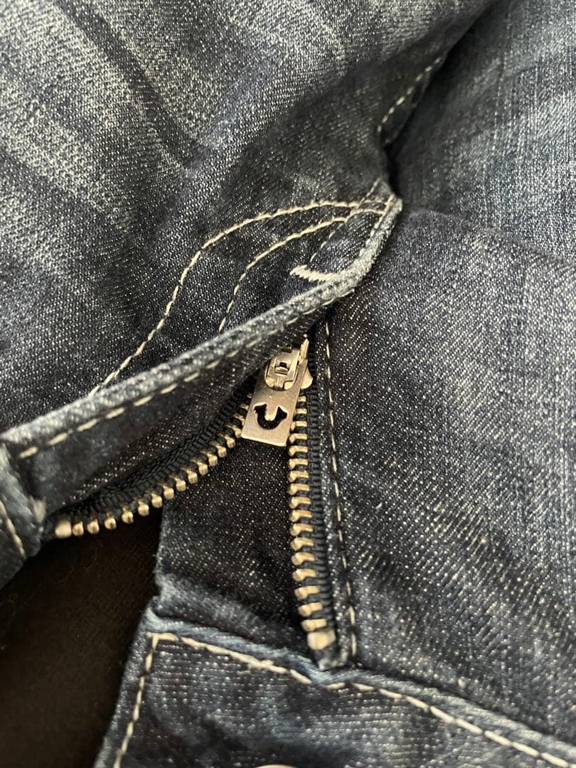 True Religion ダークブルーデニム