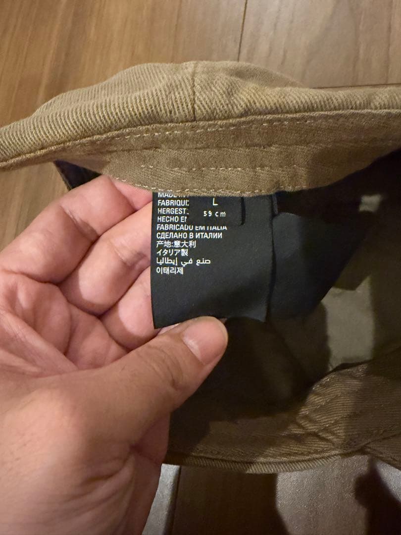 BALENCIAGA ダメージ加工キャップ