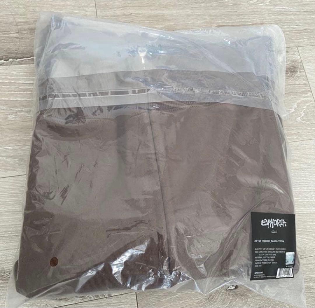 アイドル Alpha Drive One Zip-up Hoodie